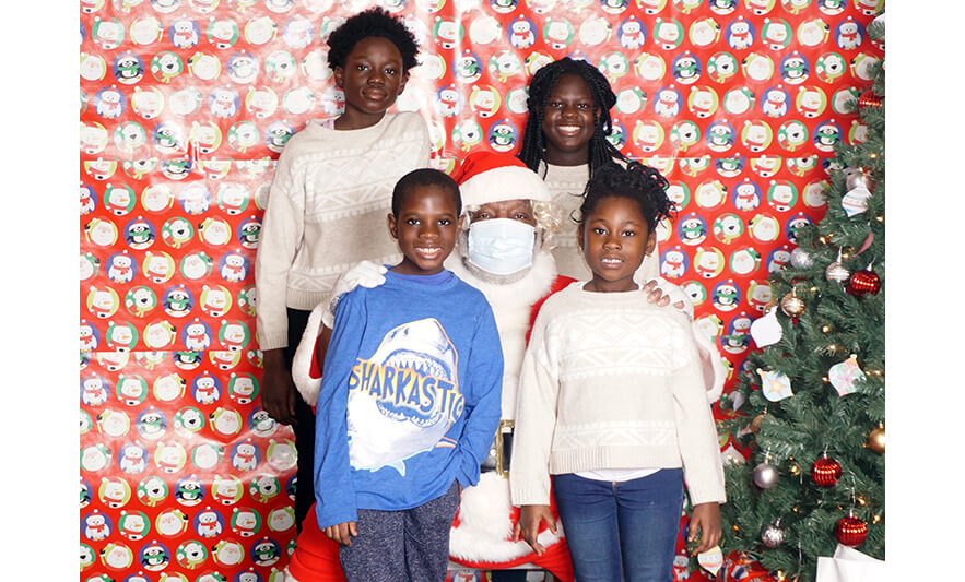 Breakfast with Santa 12-17-2022 Santa with 4 kids for web