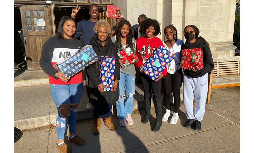 Read more about the article New Community Thanks Its Holiday Donors